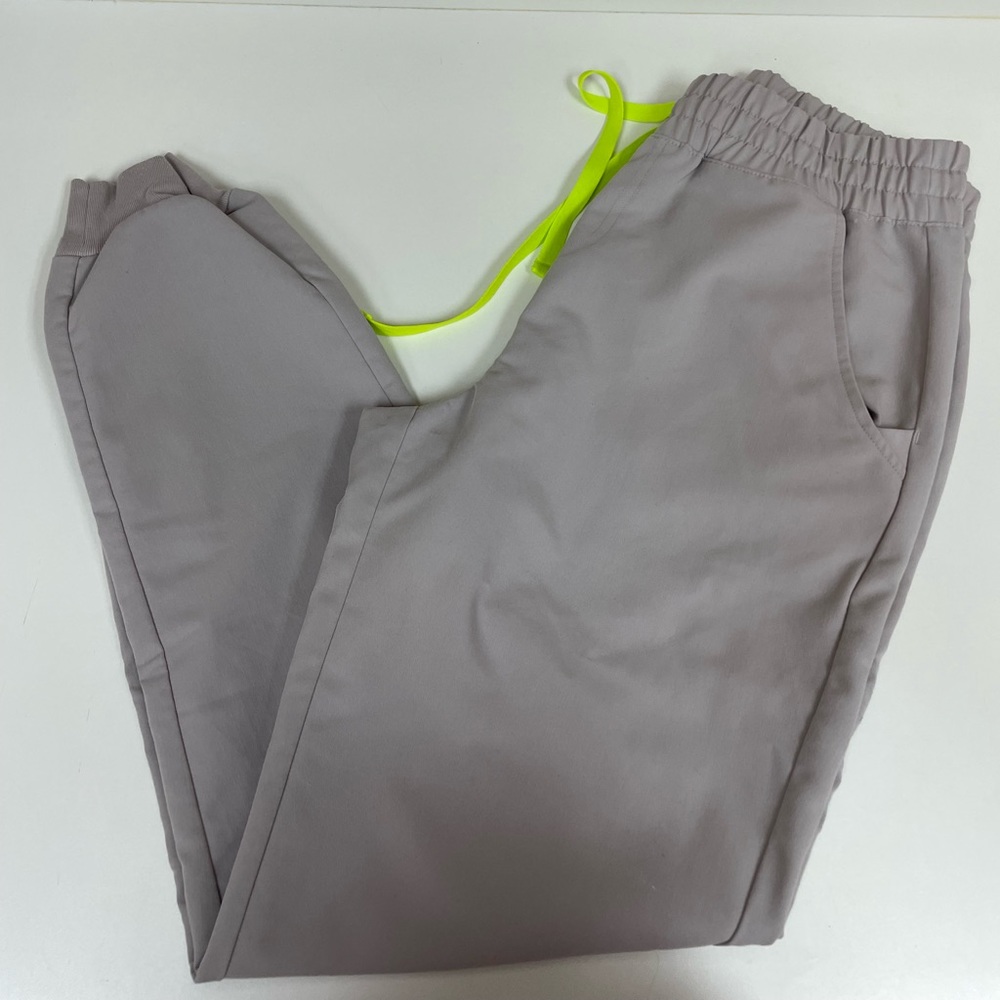 Scrub Set - Picture 2 of 2
